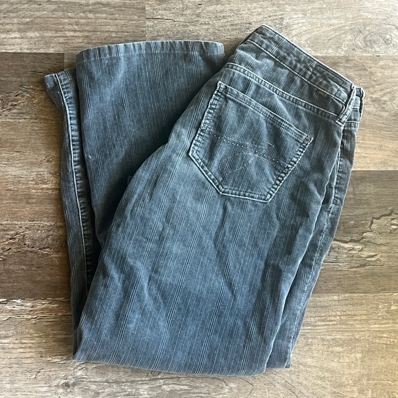 FINAL PRICE DROP Jag Ladies Corduroy Jeans - Picture 3 of 7